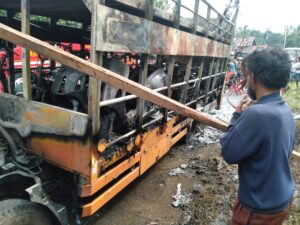 truk indah cargo terbakar