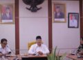 Wali Kota Solok, H. Zul Elfian Umar saat menerima kunjungan kepala Balai Bahasa Sumbar dan tim di Balai Kota Solok.(Prokomp)