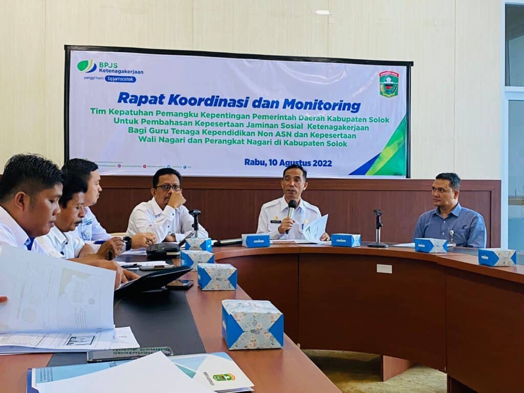 Rakor BP Jamsostek Solok dengan pemerintah Kabupaten Solok terkait percepatan kepesertaan guru dan tenaga kependidikan.(Ist)