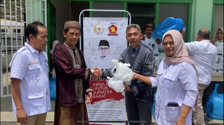 Jumat Berkah Andre Rosiade