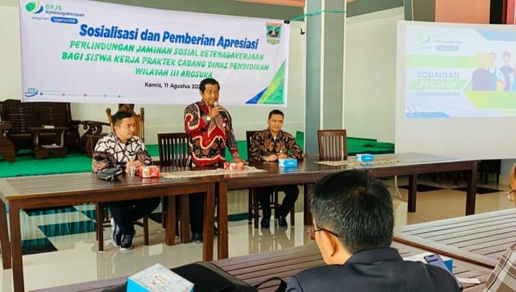 Sosialisasi program jaminan bagi siswa magang pada sekolah SMK se Kota dan Kabupaten Solok.(ist)