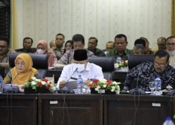 Wali Kota Solok, H. Zul ELfian Umar menyampaikan rancangan KUA PPAS APBD Perubahan Kota Solok tahun 2022.(Prokomp)