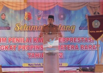 Wawako Solok, Ramadhani Kirana Putra menyambut kedatangan tim penilai provinsi.(Prokomp)