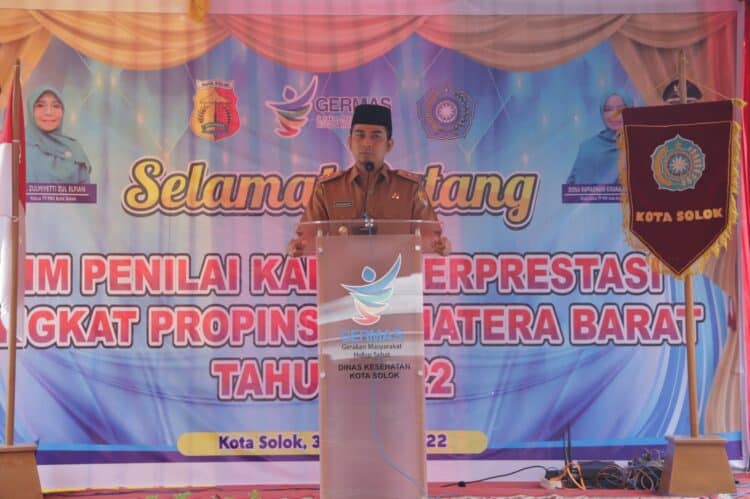 Wawako Solok, Ramadhani Kirana Putra menyambut kedatangan tim penilai provinsi.(Prokomp)