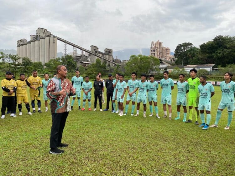 Penasehat Semen Padang FC Andre Rosiade