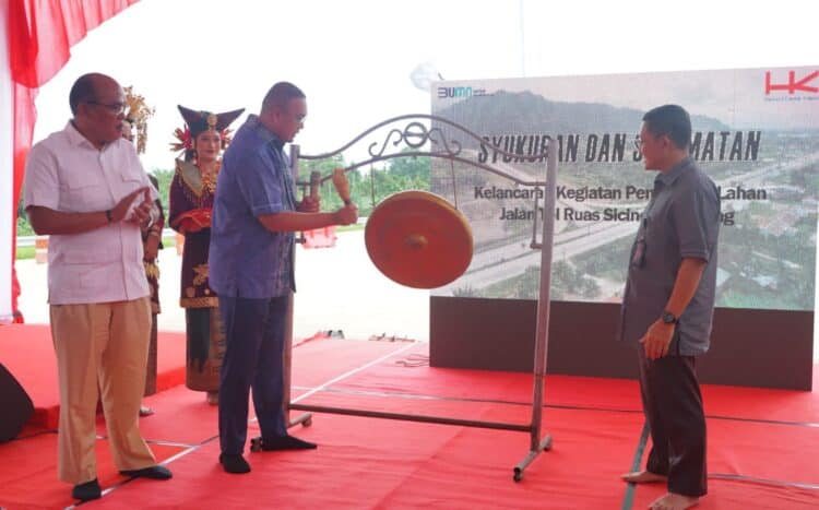 Pembangunan Tol Padang-Sicincin.