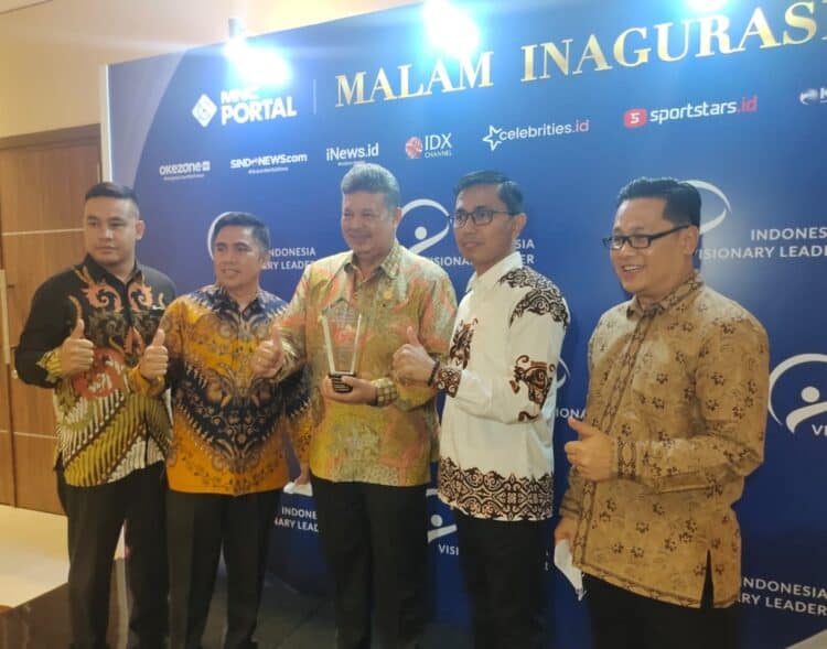 Wako Solok, H. Zul ELfian Umar usai menerima Best in Leadership Based on Local Economic Empowerment dalam ajang IVL season 10 MNC Portal Indonesia di Jakarta.(Prokomp)