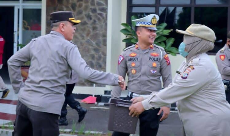 Sedekah polres payakumbuh