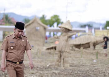 Wawako Solok, Ramadhani Kirana Putra saat meninjau langsung lokasi pelaksanaan Rang Solok Baralek Gadang di areal Sawah Solok.(Prokomp)