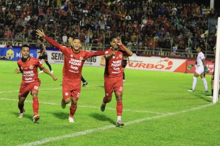 Semen Padang Kalahkan Persiraja