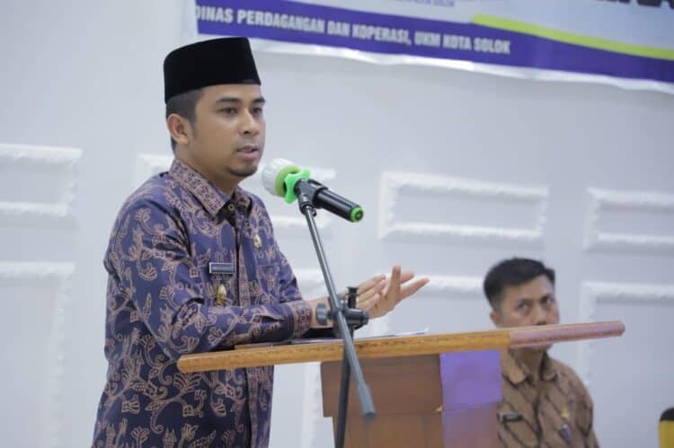 Wakil Wali Kota Solok, Ramadhani Kirana Putra ajak pelaku UKM untuk urus legalitas usaha dan produk.(Prokomp)