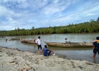 Penambang pasir tanpa izin