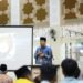 Wakil Wali Kota Solok, Dr. H. Ramadhani Kirana Putra meluncurkan program wirid pelajar SLTA secara virtual di Masjid Agung Al-Muhsinin.(Prokomp)