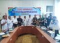 Sekda Kabupaten Solok, Medison bersama TPID dan unsur Forkompinda usai melakukan rapat koordinasi di Arosuka.(Ist)