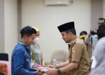 Wakil Wali Kota Solok, Ramadhani Kirana Putra saat membuka pelatihan bagi pegiat desa wisata di Kota Solok.(Prokomp)