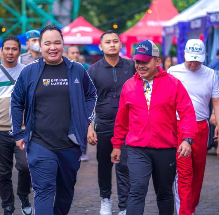 Ketua DPD KNPI Sumbar Nanda Satria (kiri) Saat Bersama Kapolda Sumbar Irjen Pol Suharyono (kanan)