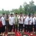 Bupati Solok, H. Epyardi Asda saat bersama Ustaz Abdul Somad di Nagari Koto Sani, Kabupaten Solok.(Ist)