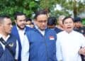 Teks Foto: Bakal calon Presiden Anies Baswedan didampingi Ketua DPW Partai NasDem Fadly Amran dan Ketua DPP Partai NasDem, Willy Aditya saat berkunjung ke INS Kayu Tanam, dalam agenda safari politik di Sumbar, Sabtu (3/12/2022). [Foto: Tim Khusus Anies Baswedan Sumbar]