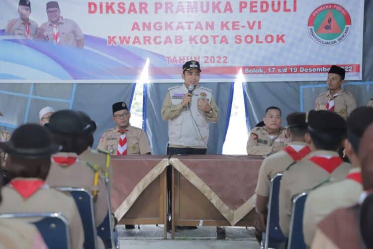 Ketua Kwarcab Pramuka Kota Solok, Dr. Ramadhani Kirana Putra membuka Diklat Pramuka Peduli angkatan VI.(Prokomp)