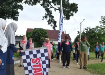 Dinas Kesehatan Kota Solok melaksanakan tes kebugaran terhadap ASN Kota Solok di Lapangan Merdeka.(Ist)