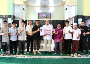 Andre Rosiade Bantu Rehab Masjid Al Ikhlas Andalas