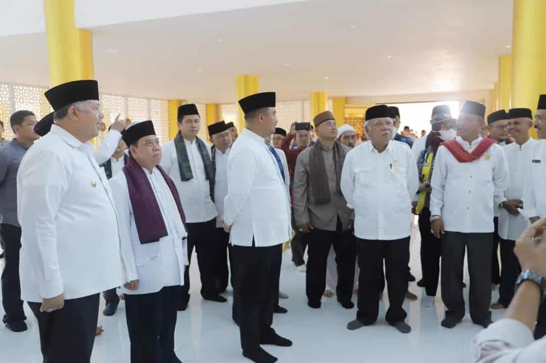 Bertemu Mentri PUPR di Dharmasraya, Wako Zul Elfian Minta Dukungan Pembangunan Infrastruktur Kota Solok - KlikPositif News