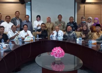Pertemuan Bupati Solok, H. Epyardi Asda bersama yayasan dan rektorat Universitas YARSI Jakarta dan Persatuan Keluarga Kabupaten Solok Jakarta.(Ist)