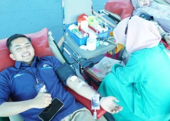PLN Unit Induk Distribusi (UID) Sumatera Barat menyelenggarakan Bakti Sosial Donor Darah, di Lapangan Tenis Indoor Kantor Induk, pada Selasa (31/01).
