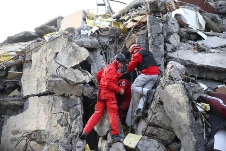 Gempa Turki (sumber Sezgin Pancar/Anadolu Agency)