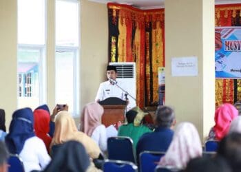 Wawako Solok, Ramadhani Kirana Putra membuka Musrenbang Kecamatan Lubuk Sikarah.(Prokomp)