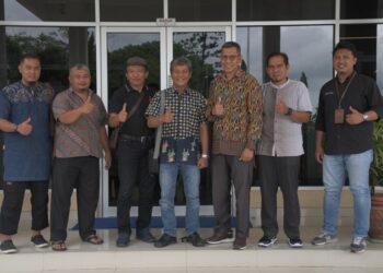 Masyarakat Talamau Kunjungi Semen Padang