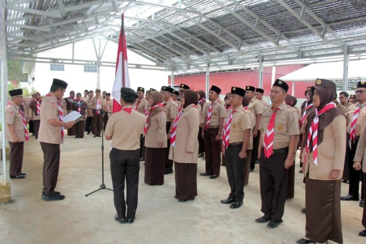 Pelantikan pengurus Saka WBB Kota Solok di Sirukam Dairy Farm oleh Wawako Ramadhani Kirana Putra.(Ist)