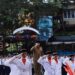 Hormat bendera, Wali Kota Solok, H. Zul Elfian Umar saat menjadi inspektur upacara di SMPN 5 Kota Solok.(Prokomp)