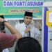 Ketua Badan Pengelola Masjid Agung Al-Muhsinin Kota Solok, Dr. H. Ramadhani Kirana Putra secara resmi meluncurkan inovasi ATM Beras dan santunan rutin anak yatim.(Prokomp)