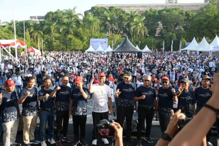 HUT ke-113 Semen Padang, 6000 Lebih Masyarakat Ikuti Jalan Sehat