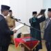 Sekda Solok, Medison mengambil sumpah jabatan Armen AP selaku Kepala Dinas Pariwisata dan Kebudayaan Kabupaten Solok.(Ist)