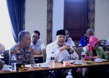 Wali Kkota Solok, H. Zul ELfian Umar memimpin rapat persiapan pelaksanaan Latsitardanus 2023 di Kota Solok.(Prokomp)