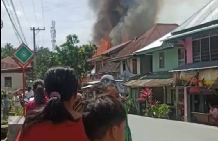 Tangkapan layar peristiwa kebakaran di Muaro Pingai, Kabupaten Solok.(Ist)