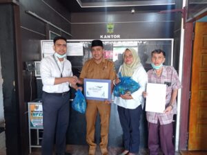 PT IUP Salurkan 1000 Paket Sembako