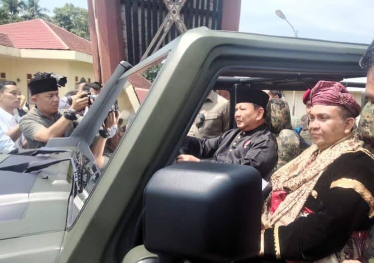 Prabowo Disambut Antusias Masyarakat Tanah Datar