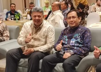 Wako Solok, H. Zul Elfian Umar saat bertemu para investor di Batam.(Prokomp)