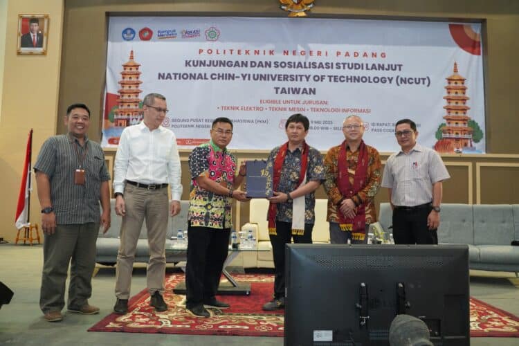 Ratusan Mahasiswa PNP Ikuti Sosialisasi Studi Lanjut dari NCUT Taiwan