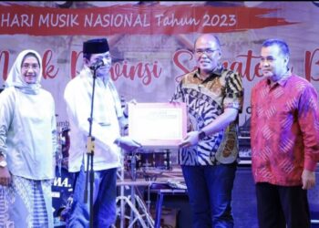 Enam Legenda Lagu Minang Terima Anugerah Musik Daerah Sumbar 2023