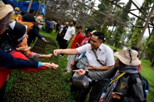 Tertarik dengan Kaliandra dan Ikan Bilih, Peserta Penas Petani dan Nelayan ke-XVI Kunjungi Semen Padang