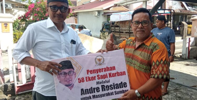 Andre Rosiade Sebar 58 Ekor Sapi Kurban