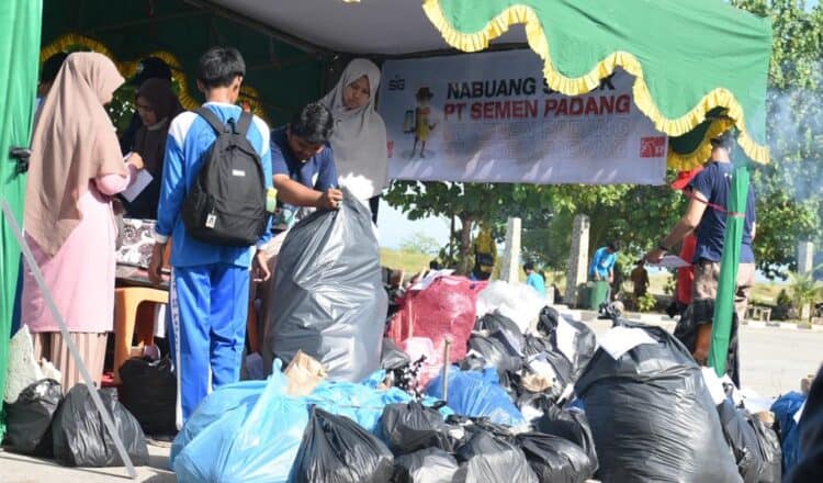 Program Nabuang Sarok Meriahkan Hari Lingkungan Hidup Sedunia