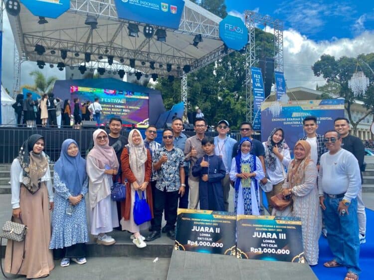 Dua Siswa SD Semen Padang Juara Lomba Da'i Festival Ekonomi Syari'ah & Ekonomi Digital