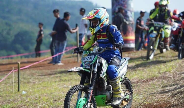 Pegiat olahraga trail saat menjajal track di kawasan Tanjung Alai, Kabupaten Solok.(Ist)