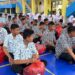 Pembagian pakaian dan kelengkapan latihan bagi calon Paskibraka Kota Solok tahun 2023 di GOR Alimin Sinapa.(IPS/Ist)