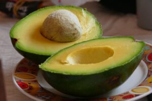 Manfaat Kecantikan Minyak Alpukat: Obat Alami untuk Kulit dan Rambut Kering